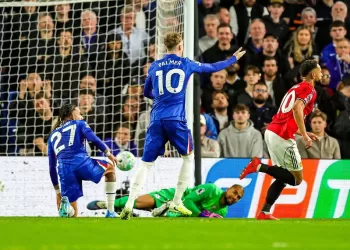 Man Utd edges Chelsea in EPL