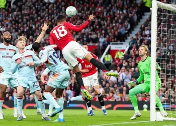 Man Utd closes on Champions League place
