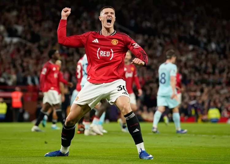 Carrick hails Utd duo after victory 12 - Egyptian Gazette