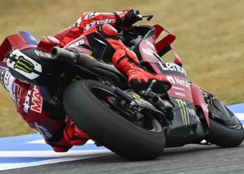 Marquez claims Spanish MotoGP pole