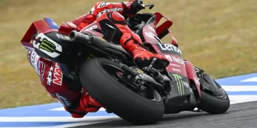 Marquez claims Spanish MotoGP pole