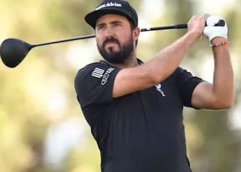 Mark leads Valero Open