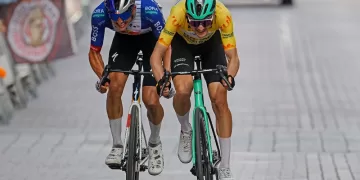 Paul closes on Basque victory