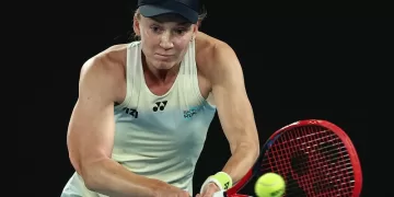 Rybakina stuns Andreeva in Stuttgart