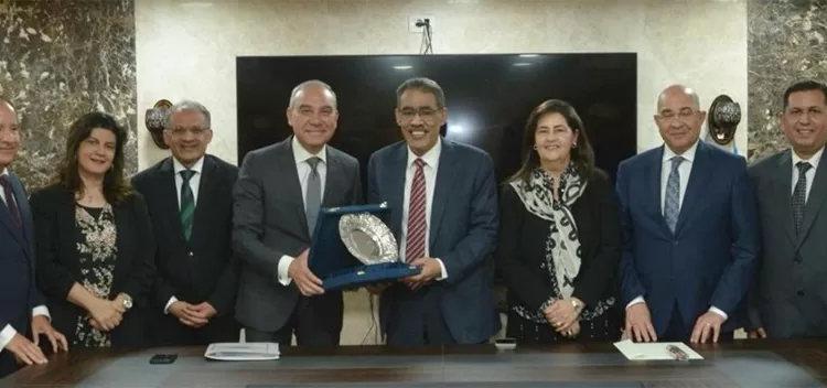 New Board of Egypt’s Information Service meets, honours Minister Diaa Rashwan 12 - Egyptian Gazette