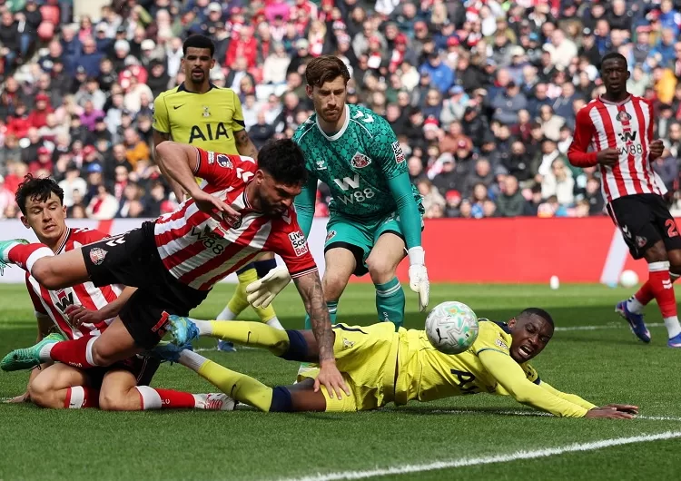 Spurs rue luck amid relegation fears 10 - Egyptian Gazette