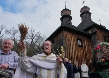 Russia, Ukraine accuse each other of violating Putin’s Easter ceasefire