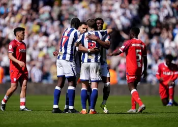 EPL race tightens as Ipswich goes second