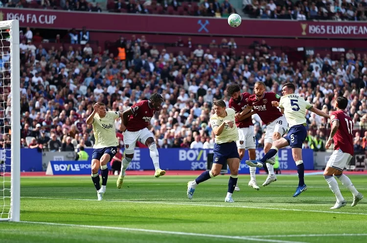 EPL survival race: Spurs, West Ham win 15 - Egyptian Gazette