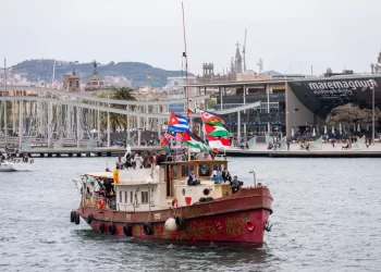 Activists: Israel intercepts Gaza aid flotilla near Crete