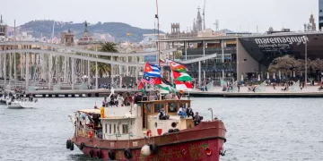 Activists: Israel intercepts Gaza aid flotilla near Crete