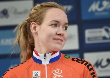 Anna soars to Vuelta lead