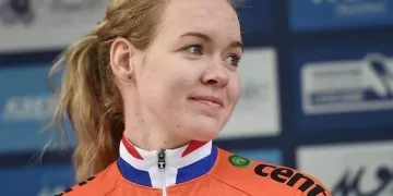 Anna soars to Vuelta lead