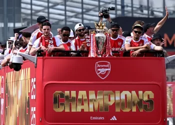Arsenal celebrates EPL crown with parade