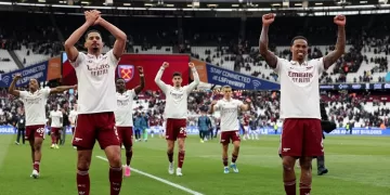 Arsenal closes to Premier League title