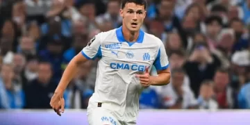 Pavard announces Marseille exit