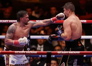 Usyk retains belts in Egypt showdown