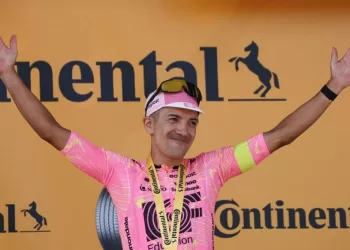 Carapaz skips Giro for Tour
