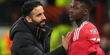 Carrick supports Mainoo contract push
