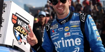 Elliott reaches NASCAR milestone