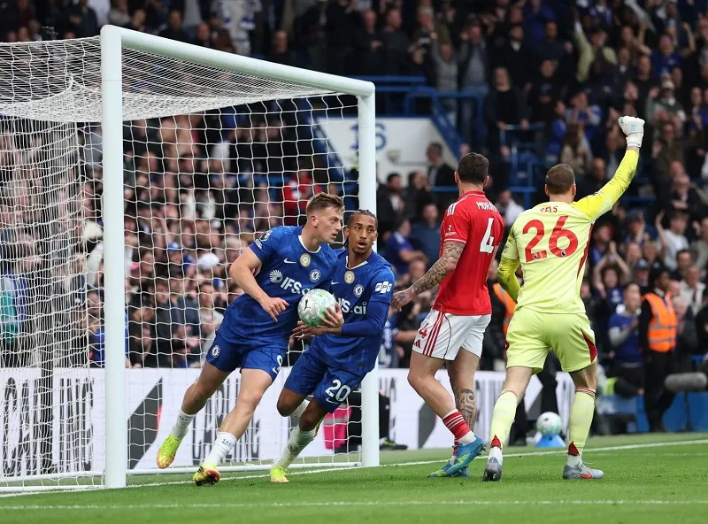Forest boosts EPL survival hopes 14 - Egyptian Gazette