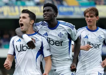 Como keeps UCL hopes alive