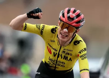 Vingegaard wins Giro stage 7