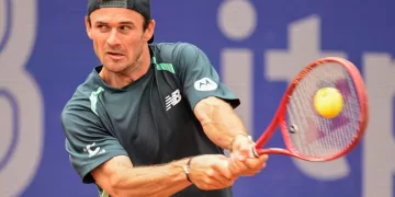 Paul books Hamburg final spot