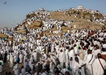 Muslim pilgrims converge on Arafat for prayers, worship as Hajj reaches its peak