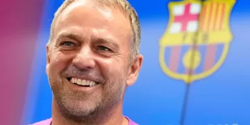 Flick signs new Barca deal