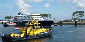 Hantavirus-stricken cruise ship docks in the Netherlands for disinfection