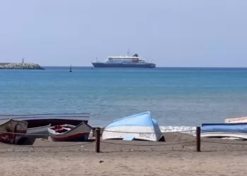 Spain to repatriate asymptomatic passengers of hantavirus-hit ship