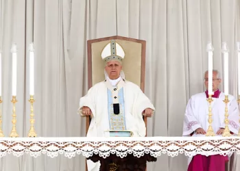 Pope urges leaders to calm tensions after Rubio meeting