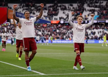 Title door wide open for Arsenal, but no time for a stumble