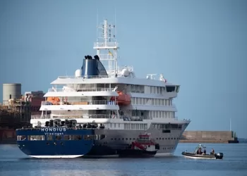 Hantavirus-stricken cruise ship arrives in Tenerife