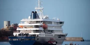 Hantavirus-stricken cruise ship arrives in Tenerife
