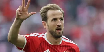 Kane fires treble in Bundesliga rout