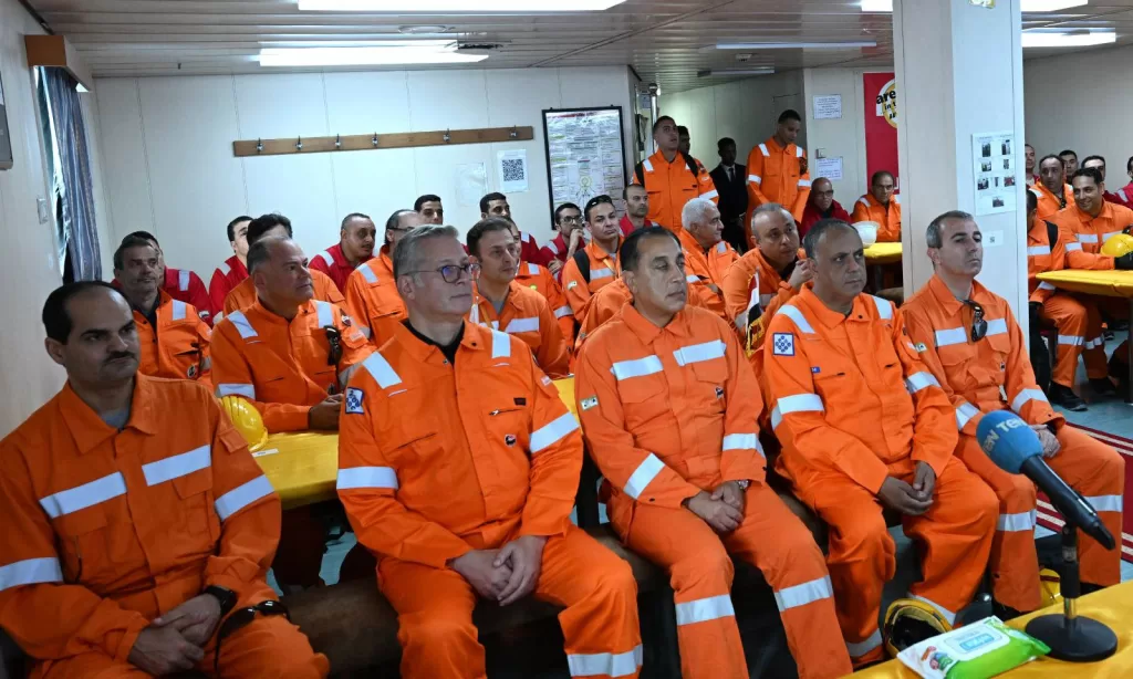 PM inspects drilling rig Al-Qaher-II after major gas find 18 - Egyptian Gazette