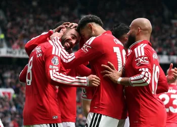 Man Utd survives EPL thriller
