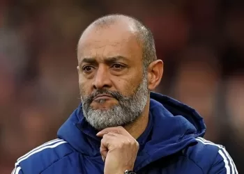 West Ham keeps Nuno after relegation