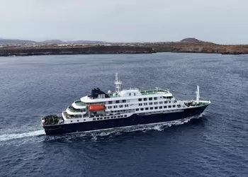 Countries scramble to track passengers of virus-hit cruise ship