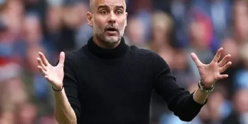 Man City still in EPL title fight