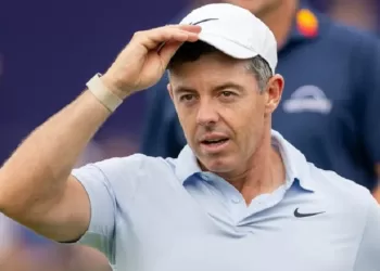 McIlroy slips as Alex leads Truist