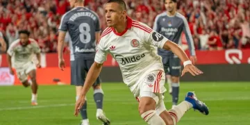 Sanchez leads Sevilla to Liga safety