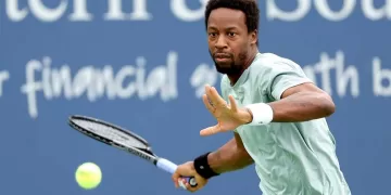 Monfils marks final French Open