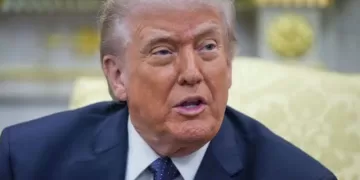 Trump dismisses Iran’s reply to peace plan, oil jumps as Hormuz closure persists
