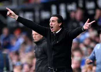 Emery blasts ref over Anderson call