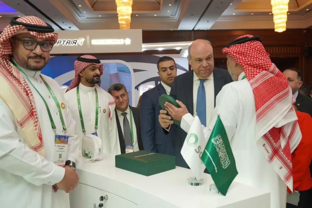 Hefny reviews latest innovations in ground handling services 18 - Egyptian Gazette