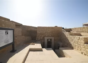 two tombs
