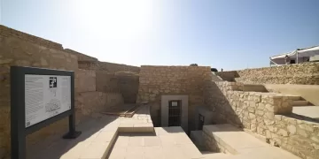 two tombs